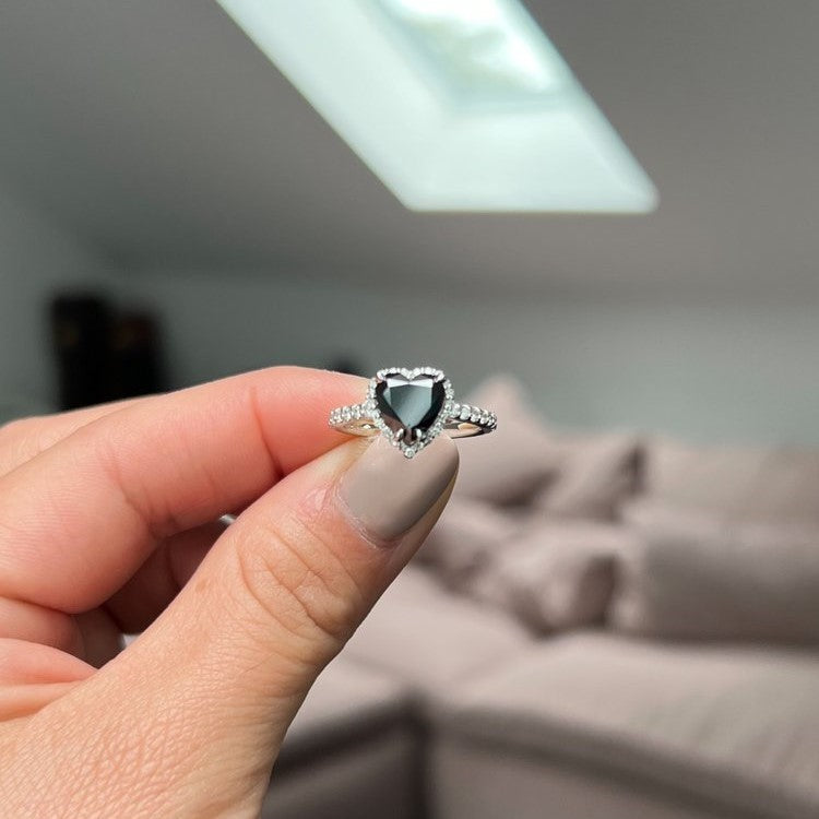Cuore Black & White Diamond Ring - Blackdiamond