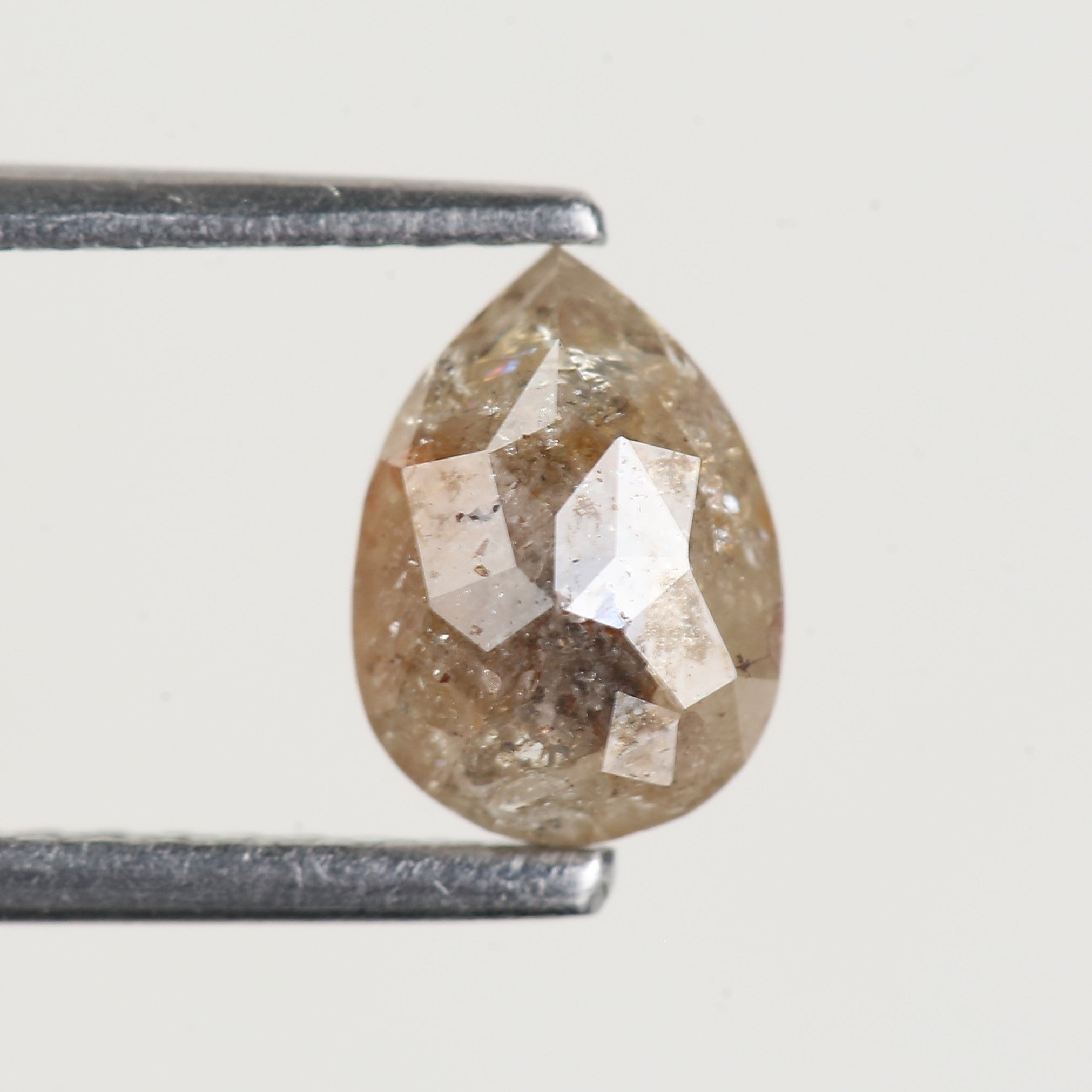 0.81 CT 7.30 X 5.30 X 2.70 MM