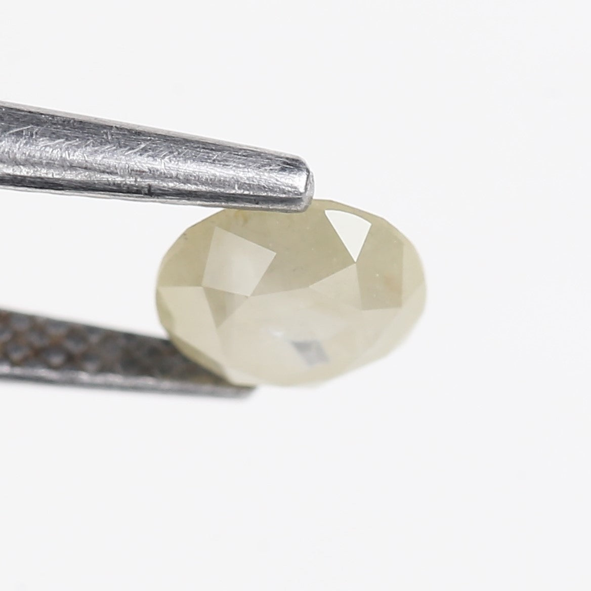 0.87 Carat Natural Round Shape Icy Salt and Pepper Diamond 5.81 MM