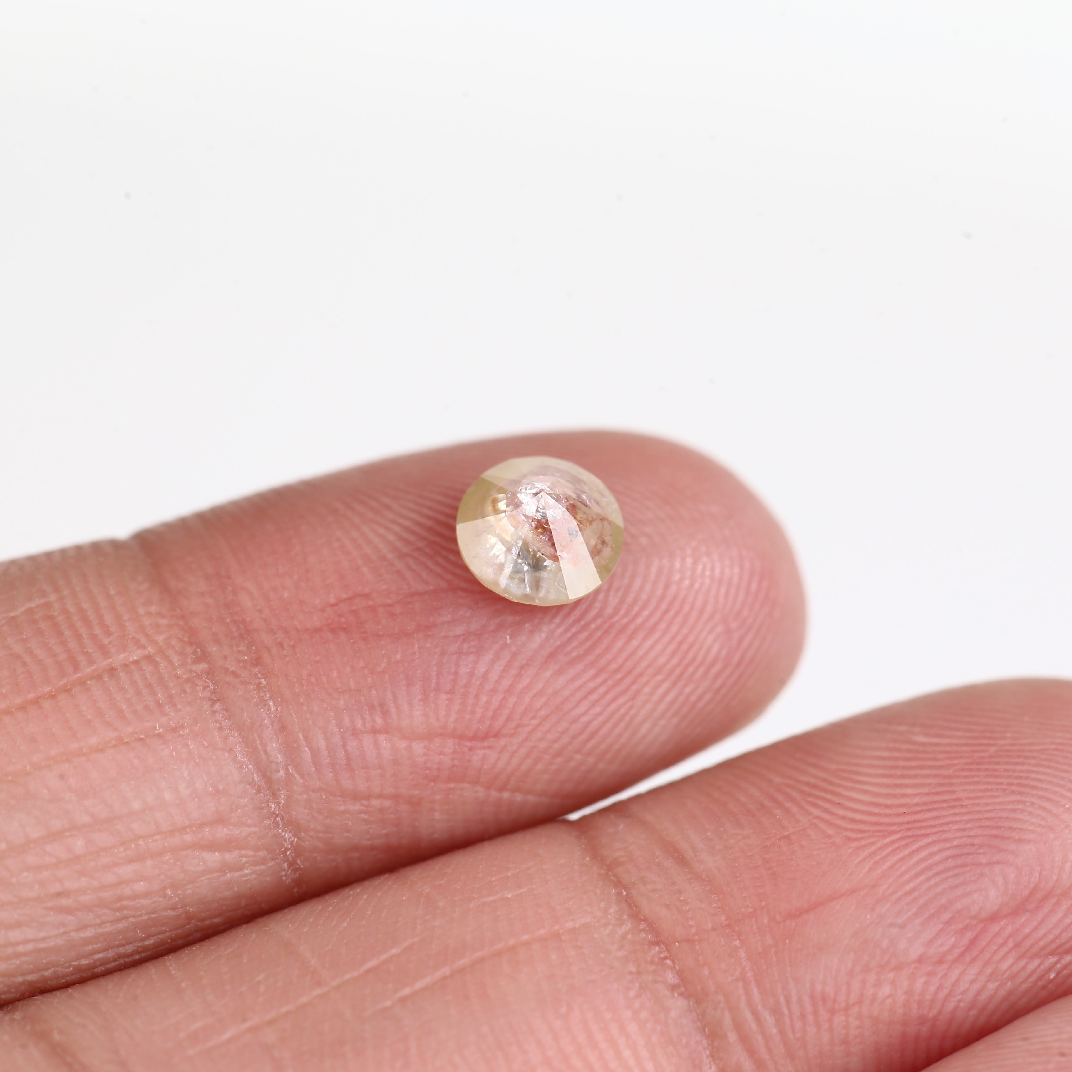 0.87 Carat Natural Round Cut Light Yellow Salt And Pepper Diamond 5.91 MM