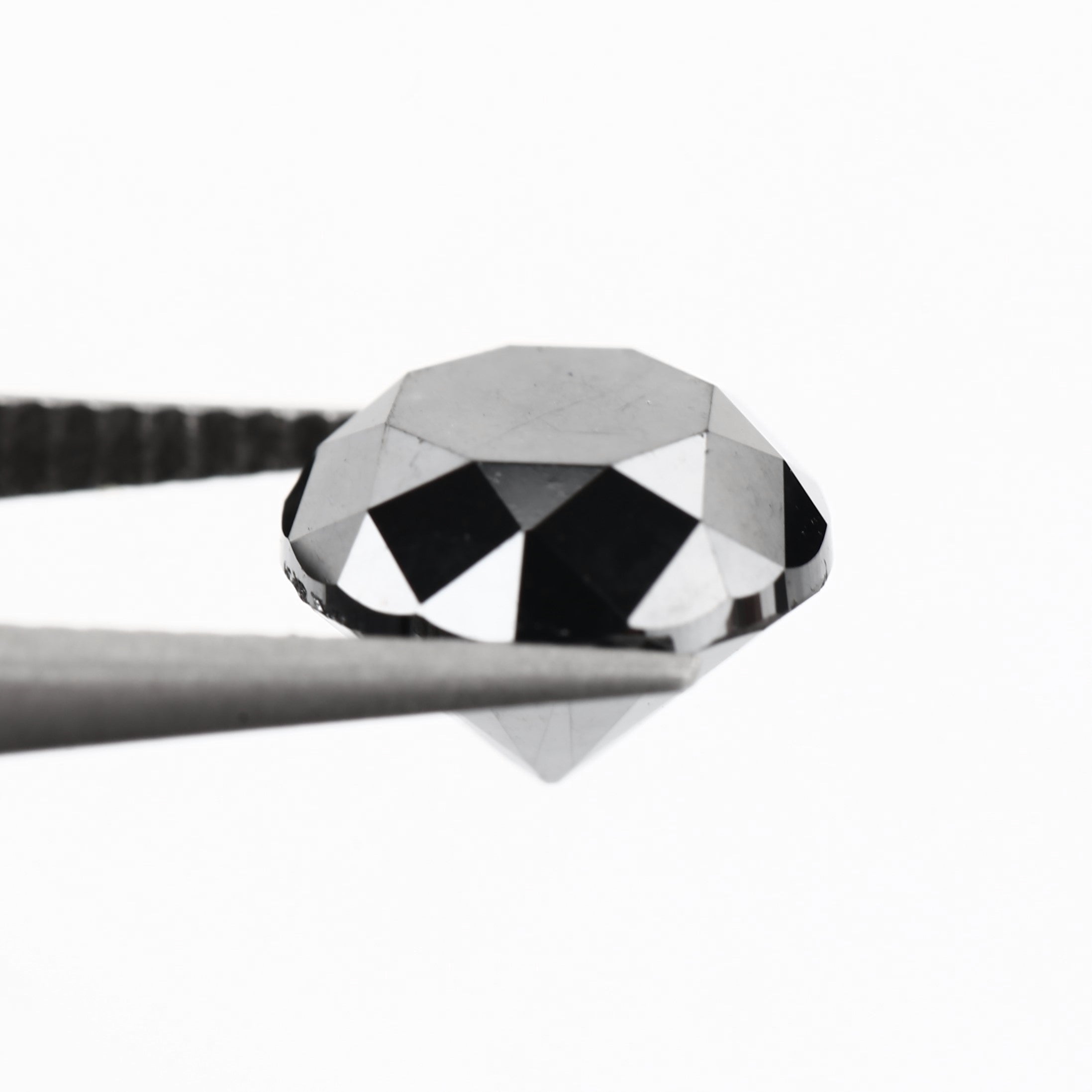 black round diamond