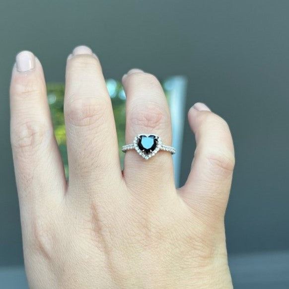 Cuore Black & White Diamond Ring - Blackdiamond