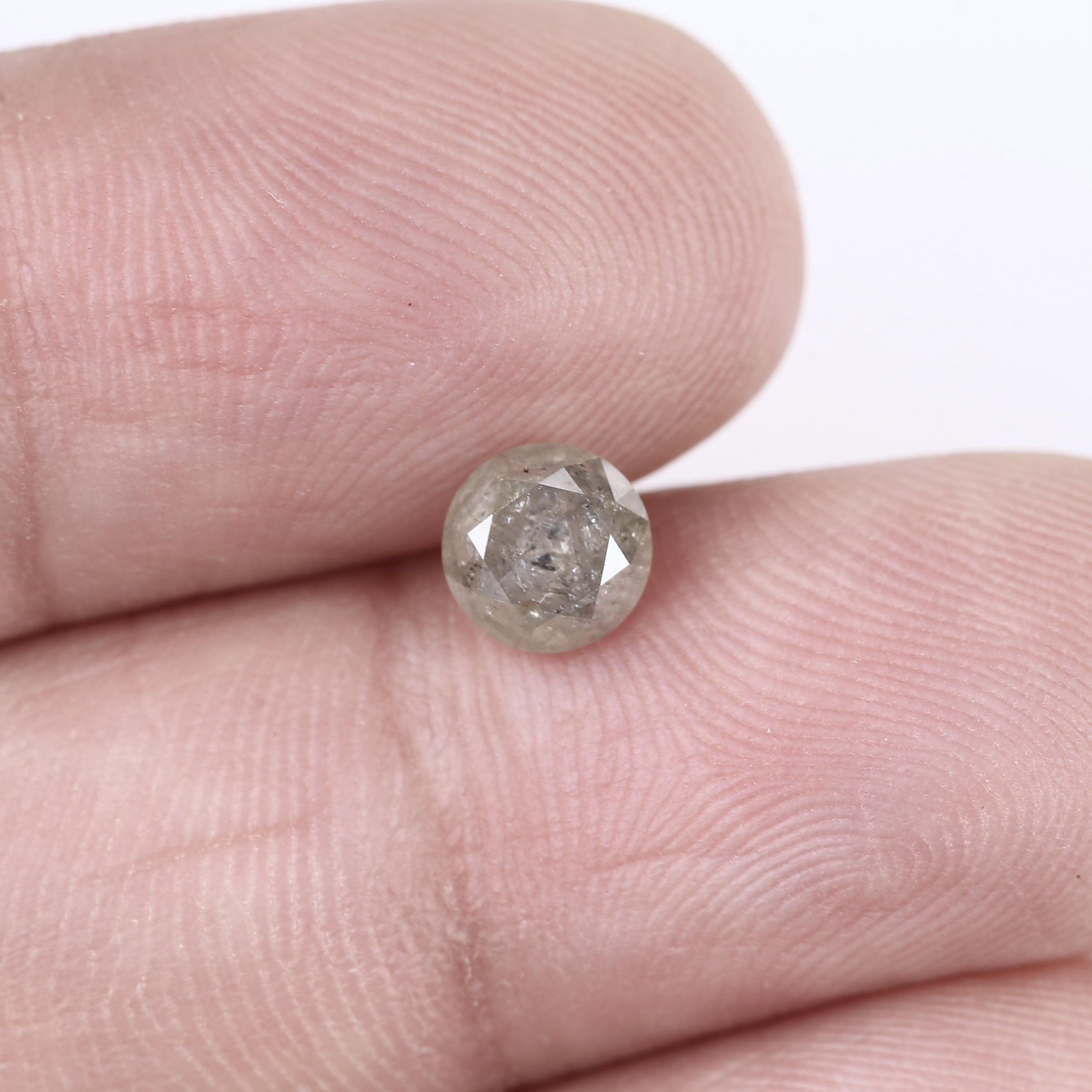 0.85 Ct Round Brilliant Salt and Pepper Diamond 5.5 MM with Earthy Grey Tones