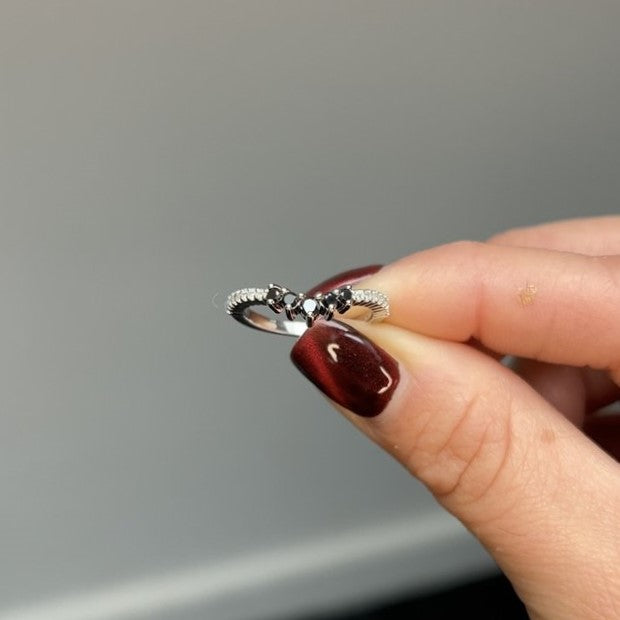 Curve Grand Black and White Diamond Band - Blackdiamond