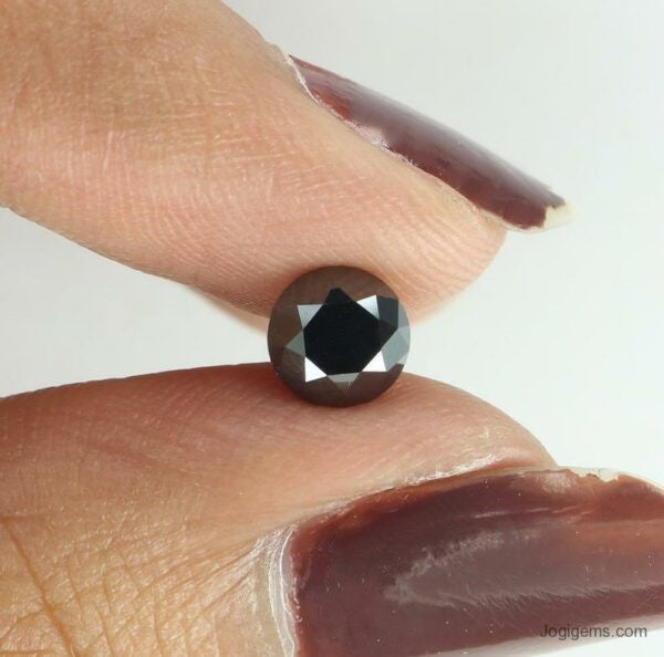 black diamond round brilliant