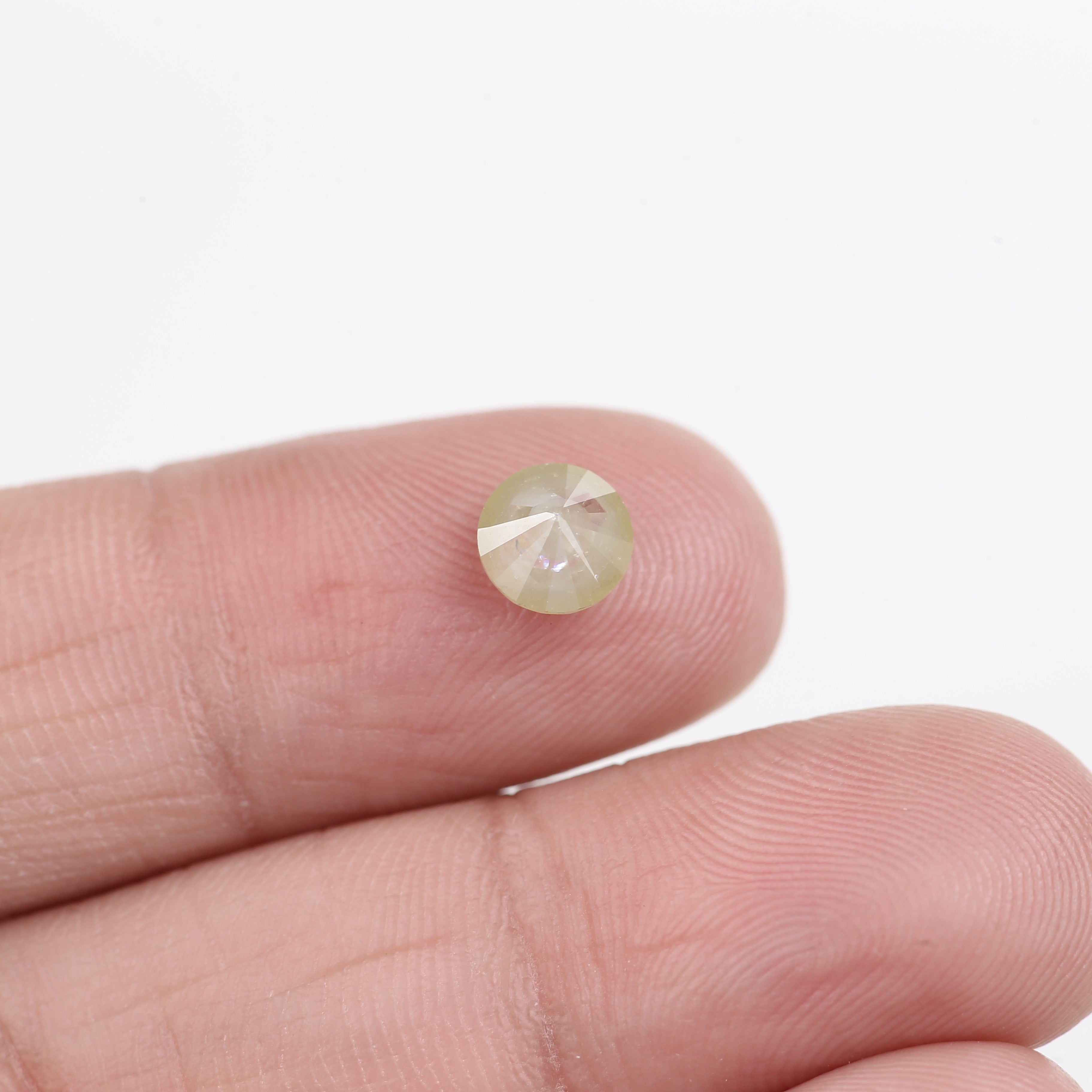 0.87 Carat Natural Round Shape Icy Salt and Pepper Diamond 5.81 MM