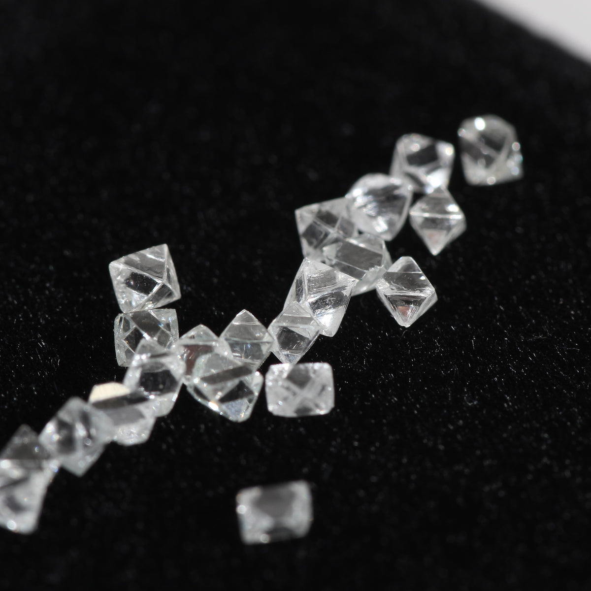 Rough White Octahedron Clear D VVS Diamonds 1.5 MM - 2.50 MM