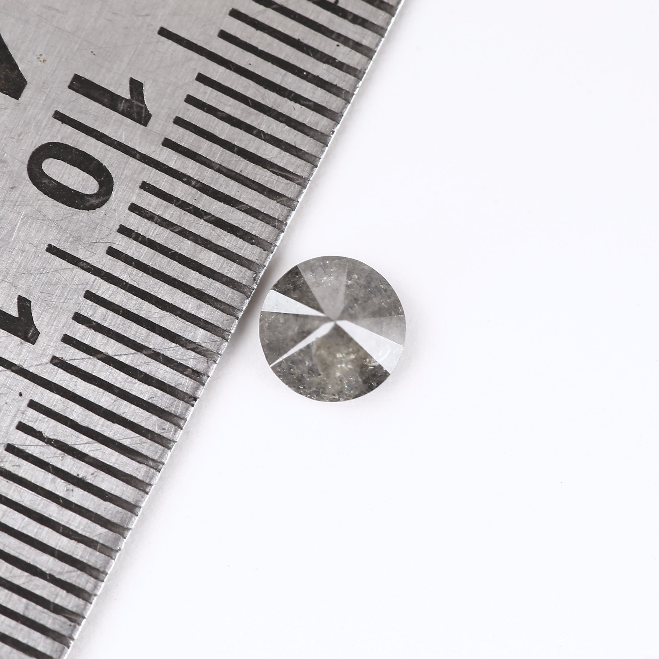 0.91ct Natural Gray Round Salt and Pepper Diamond 5.9 MM