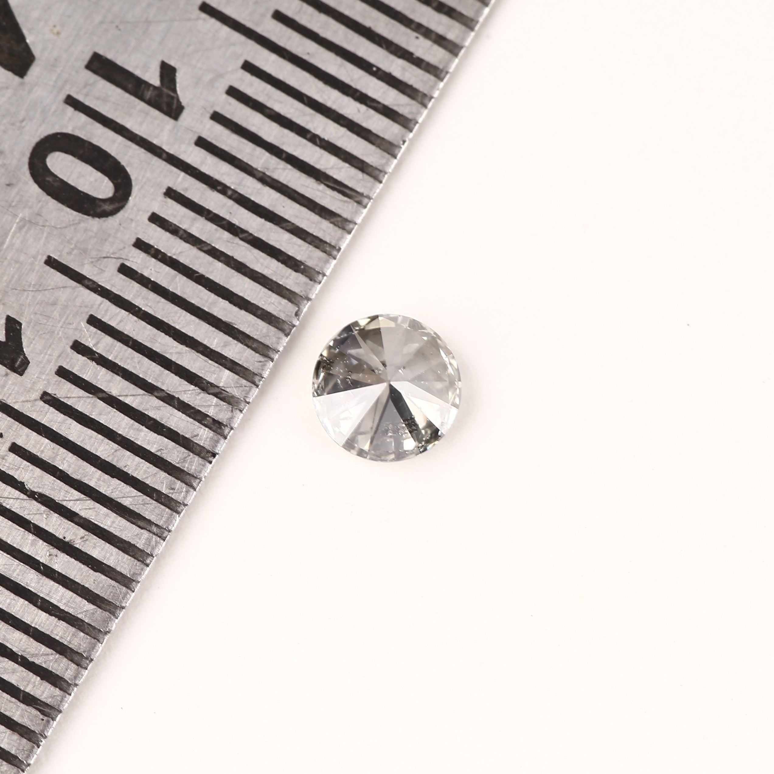 0.50ct Natural Round Opalescent Gray Salt and Pepper Diamond 4.9 MM