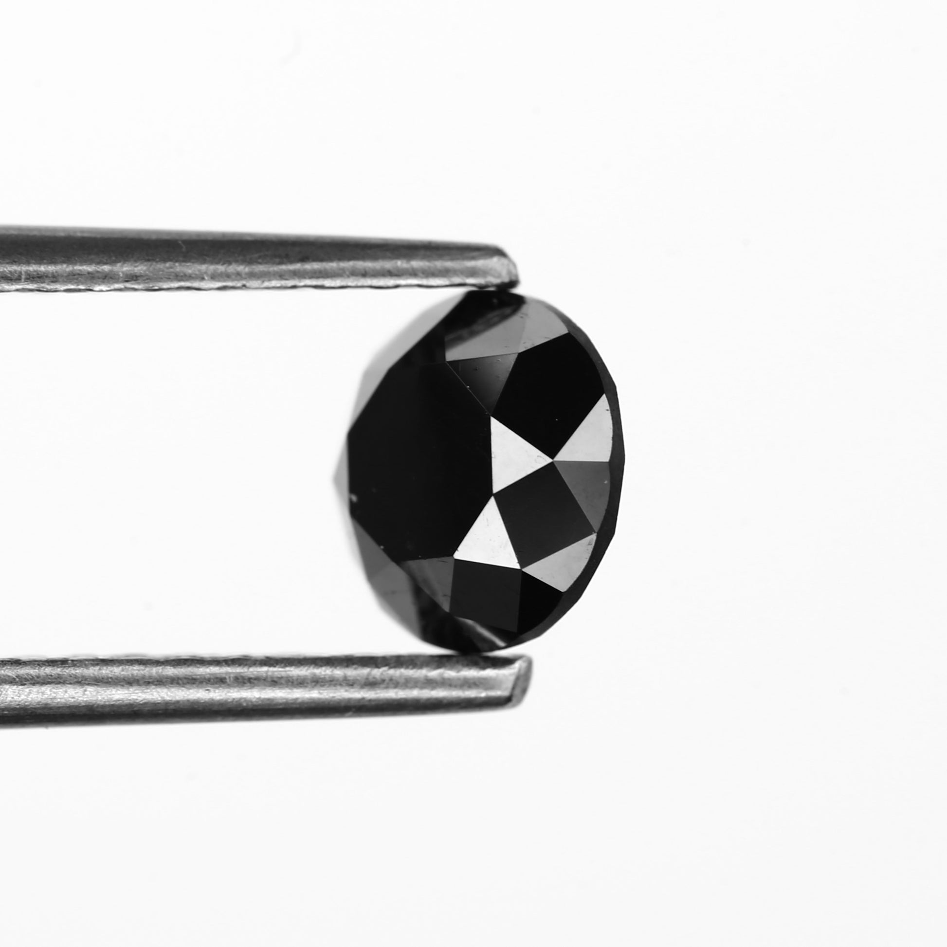 round brilliant black diamond