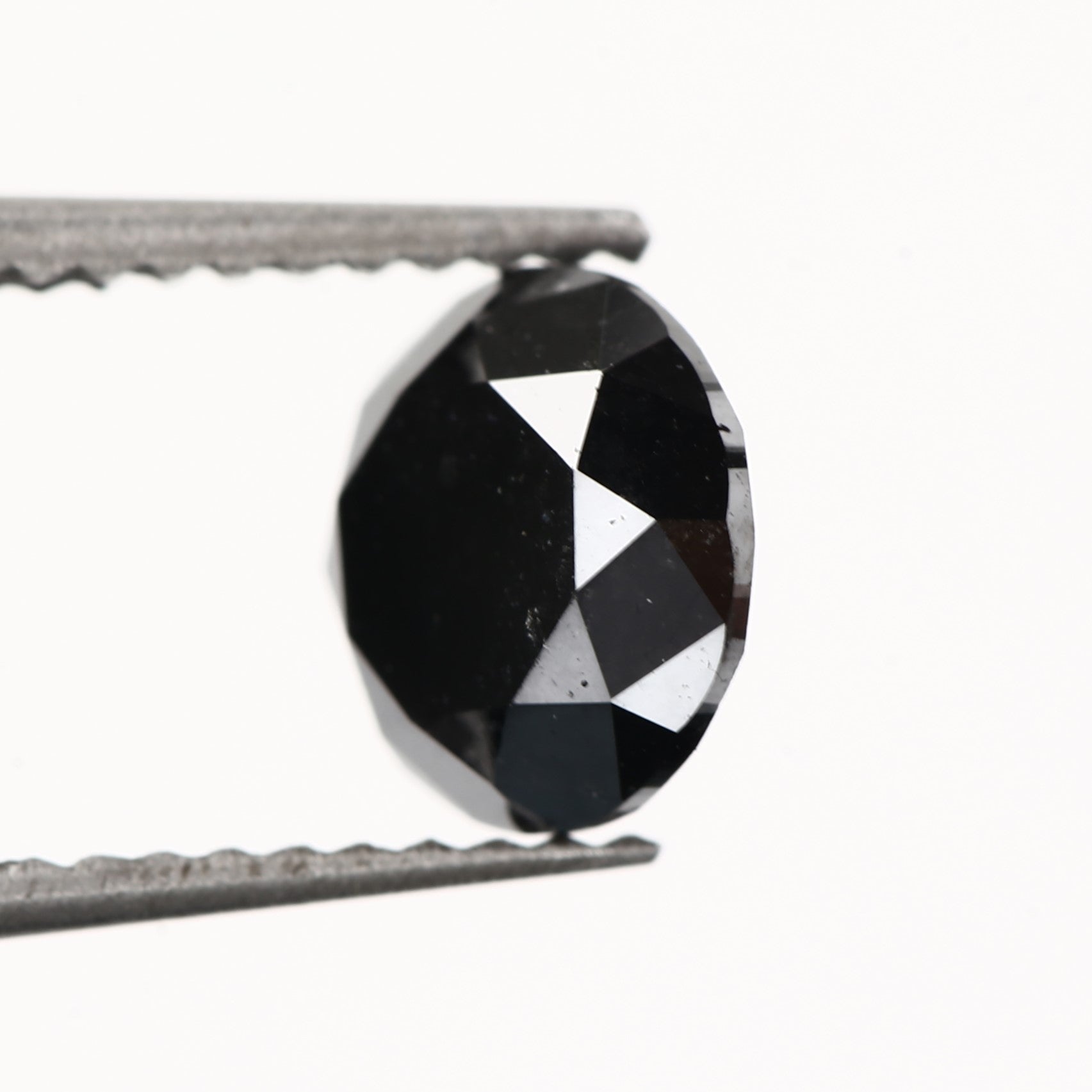 ROUND BLACK DIAMOND