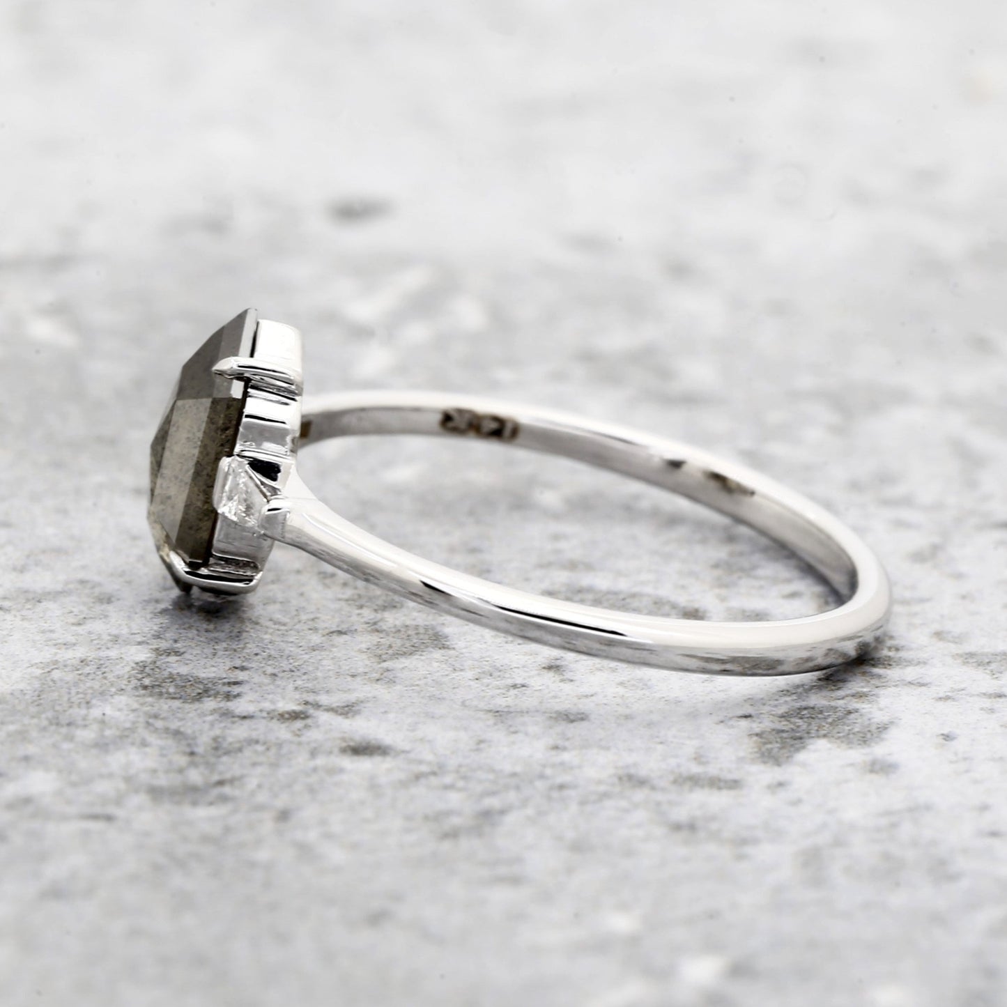 14k white gold ring