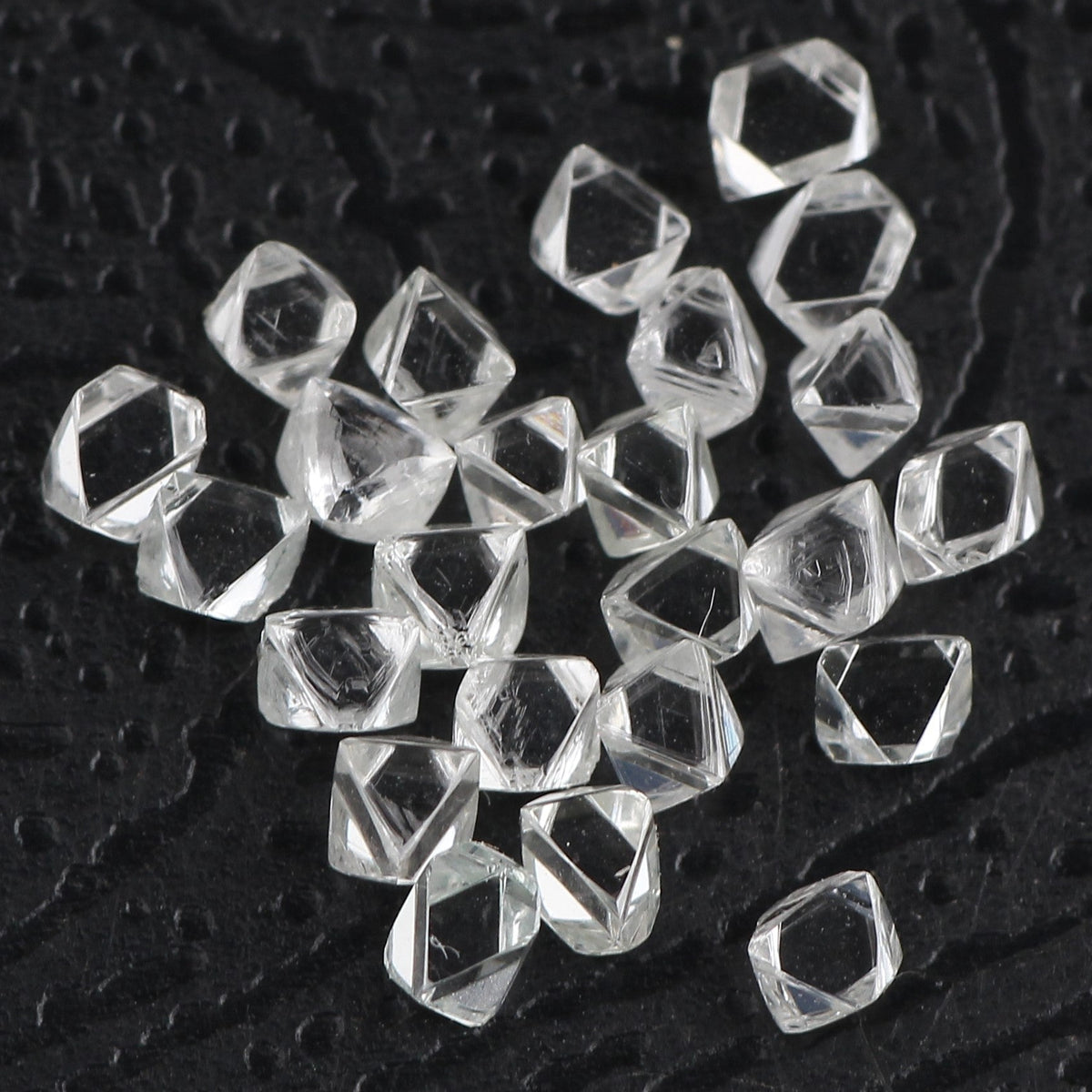 Octahedron rough diamonds