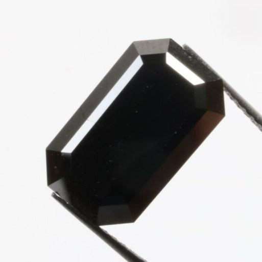 emerald-cut-black-diamond-6-carat