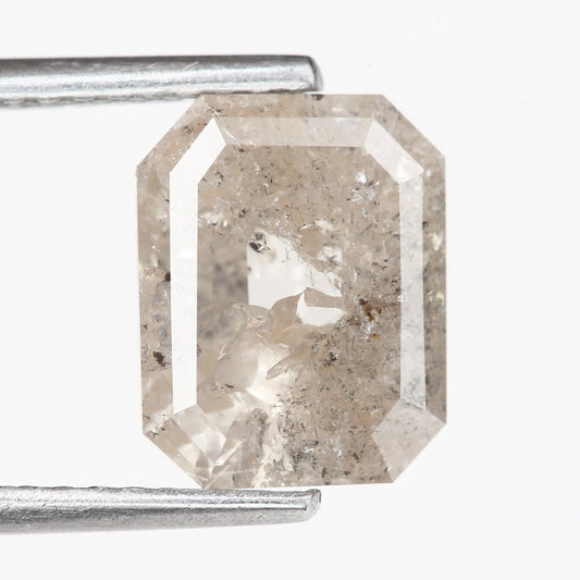 emerald-cut-salt-and-pepper-diamond-2.32-carat-fancy-icy-gray