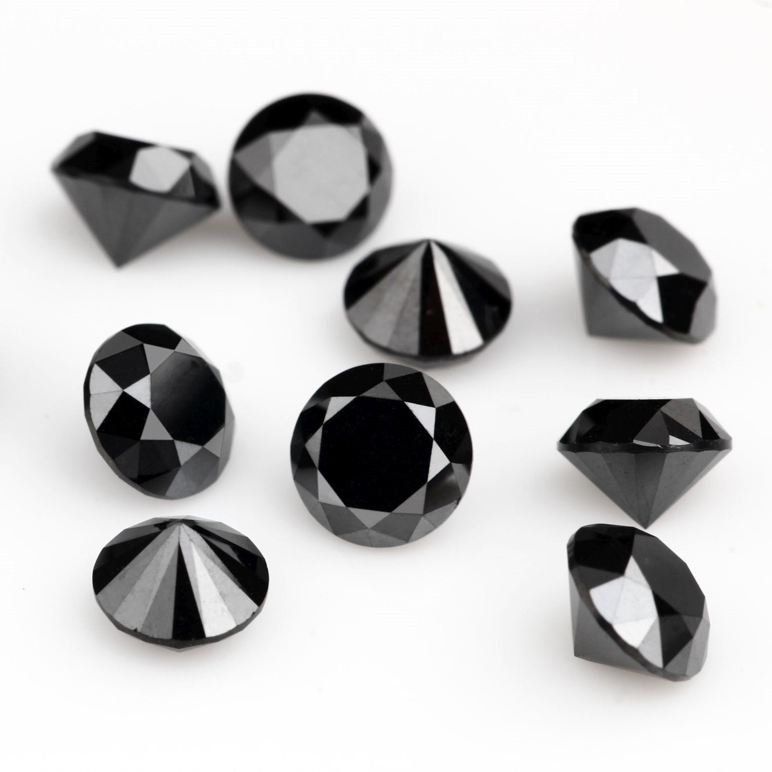 5.5 mm calibrated round black aaa diamond